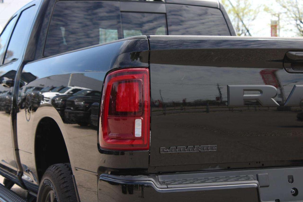 2025 RAM 2500 Laramie Crew Cab Night Edition 4x4  Gps SiriusXM B Photo