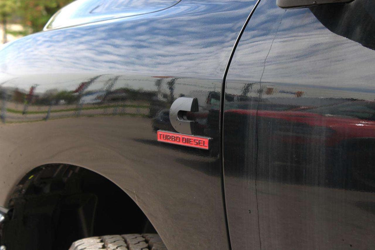 2025 RAM 2500 Laramie Crew Cab Night Edition 4x4  Gps SiriusXM B Photo
