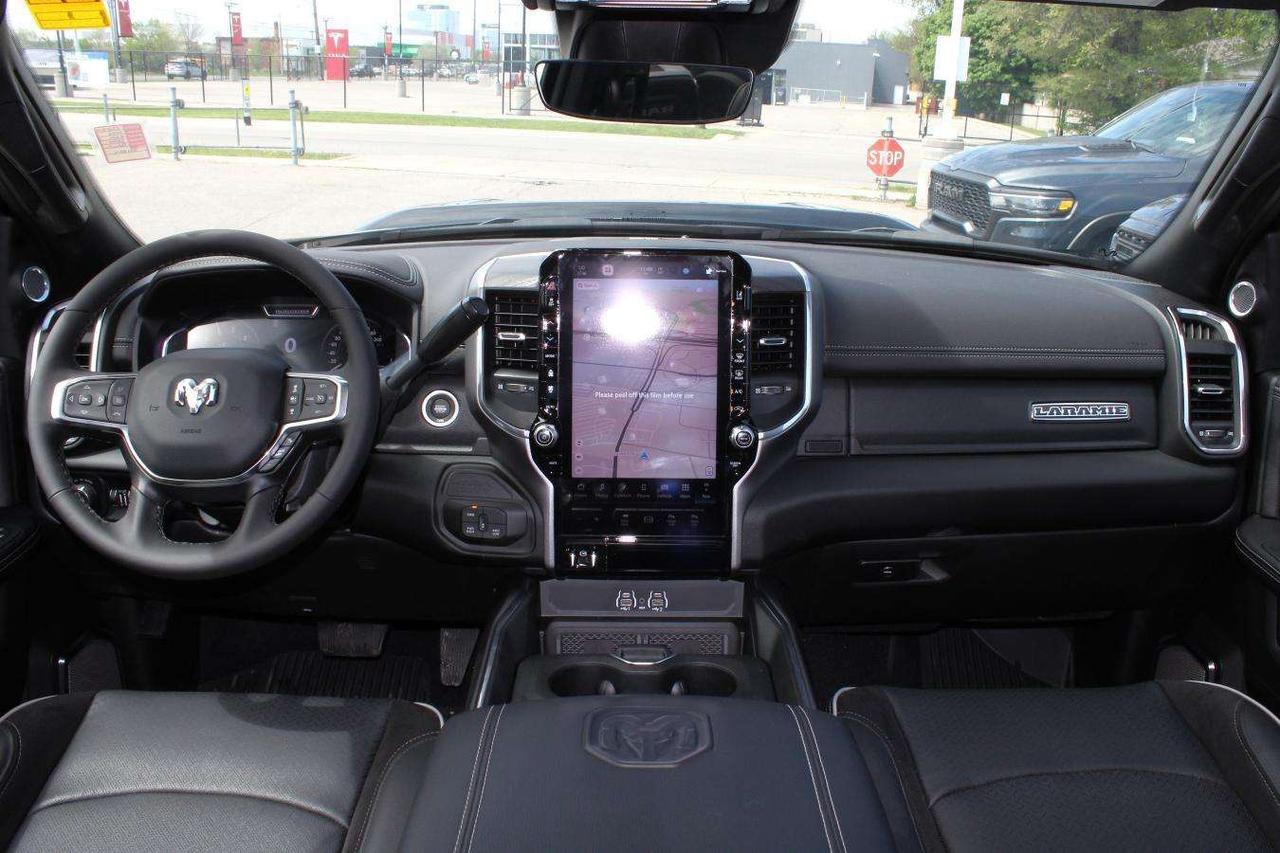 2025 RAM 2500 Laramie Crew Cab Night Edition 4x4  Gps SiriusXM B Photo