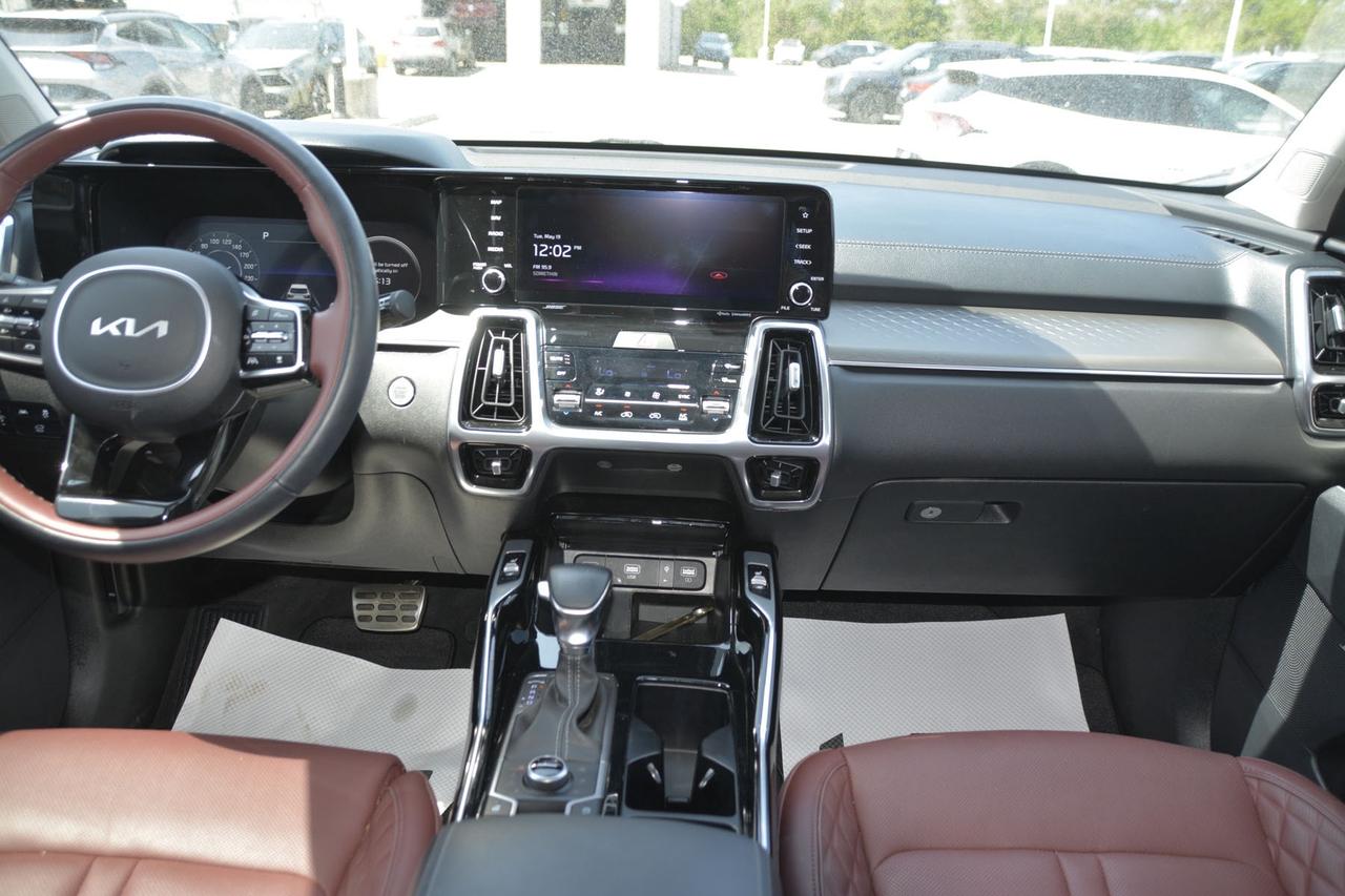 2023 Kia Sorento SX Photo4