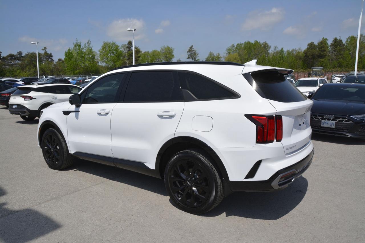 2023 Kia Sorento SX Photo2