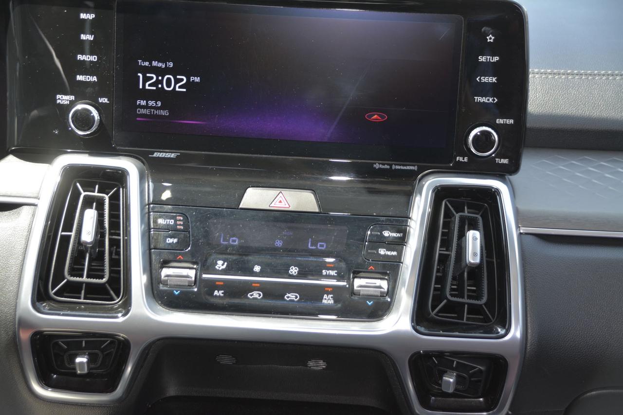 2023 Kia Sorento SX Photo