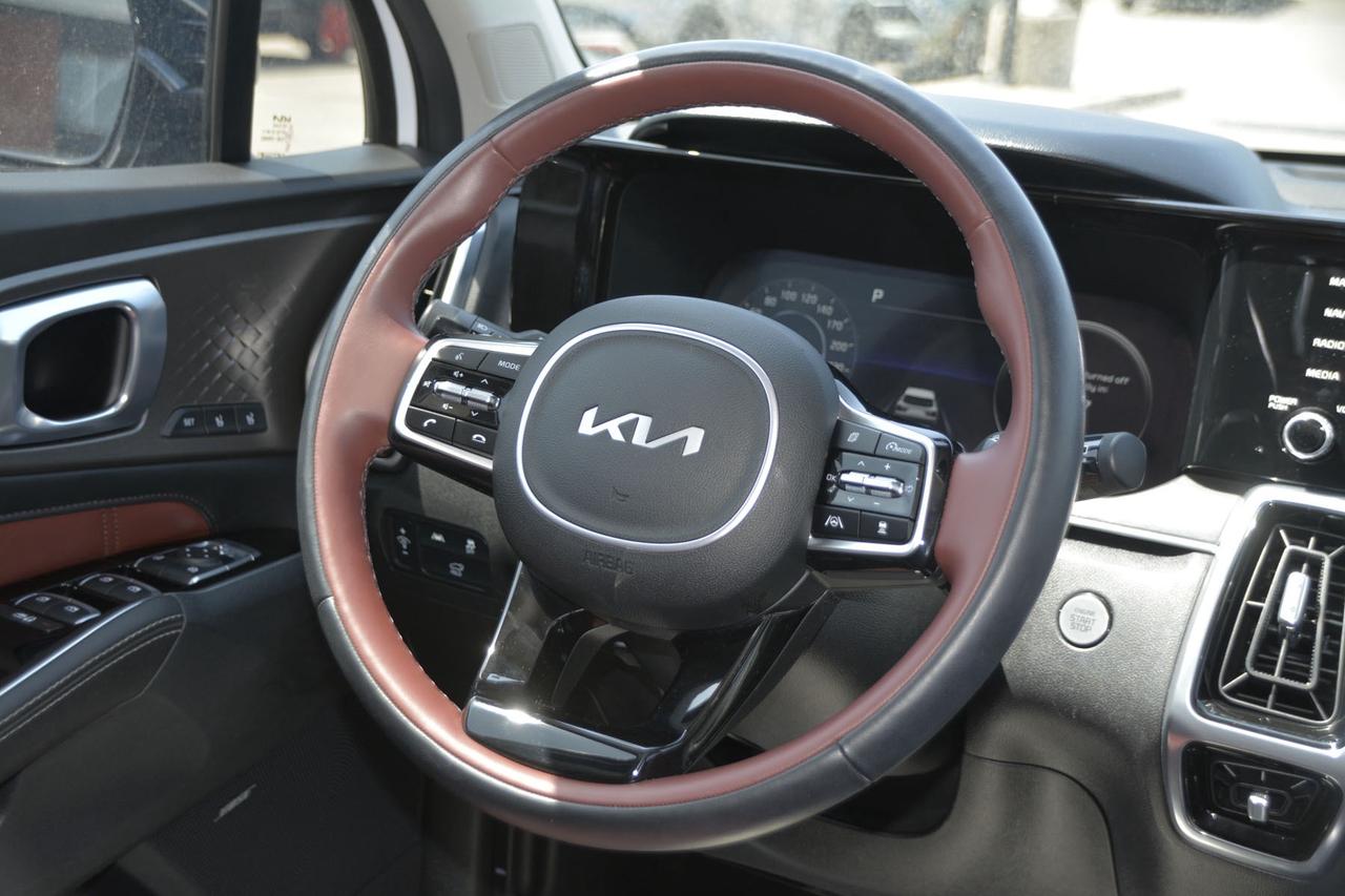 2023 Kia Sorento SX Photo