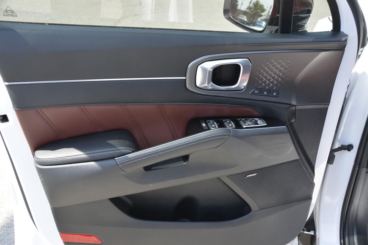 2023 Kia Sorento SX Photo
