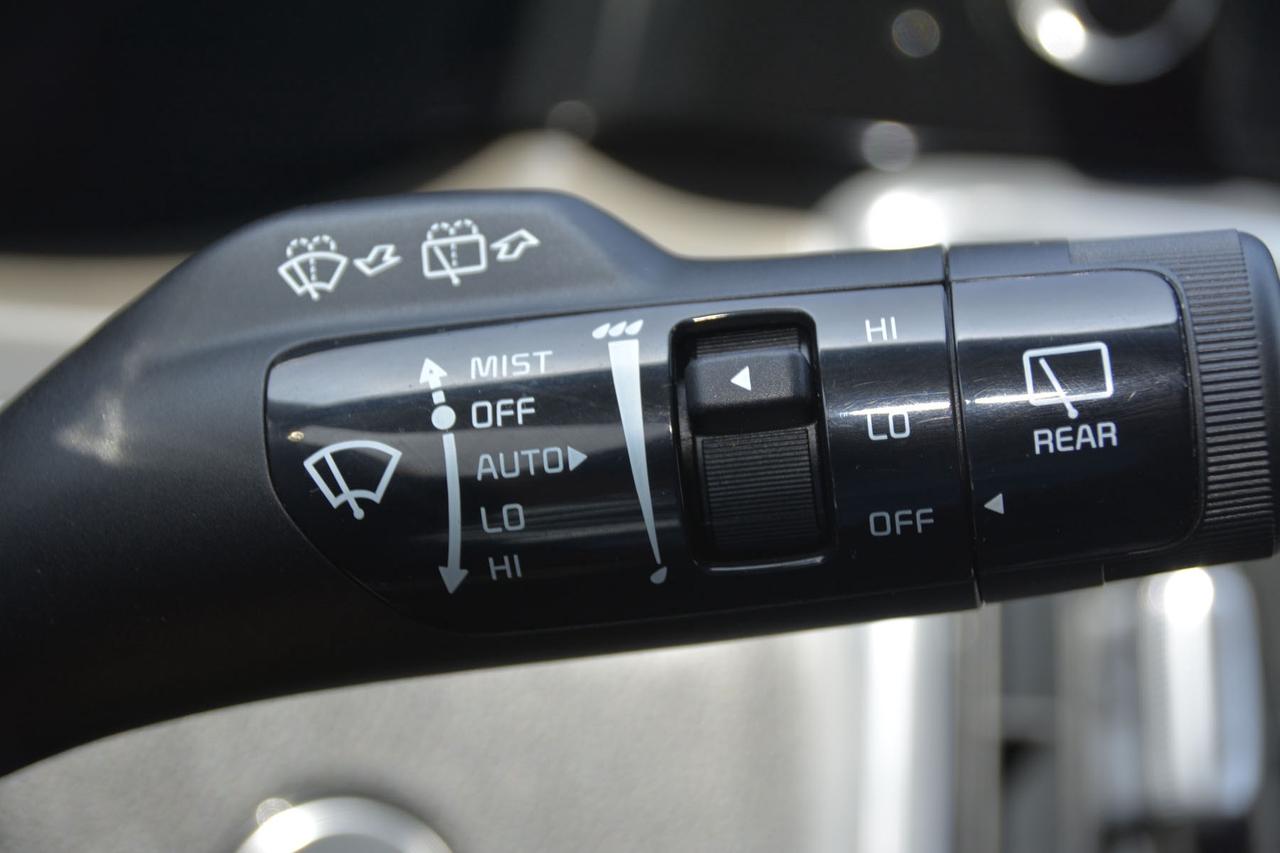 2023 Kia Sorento SX Photo