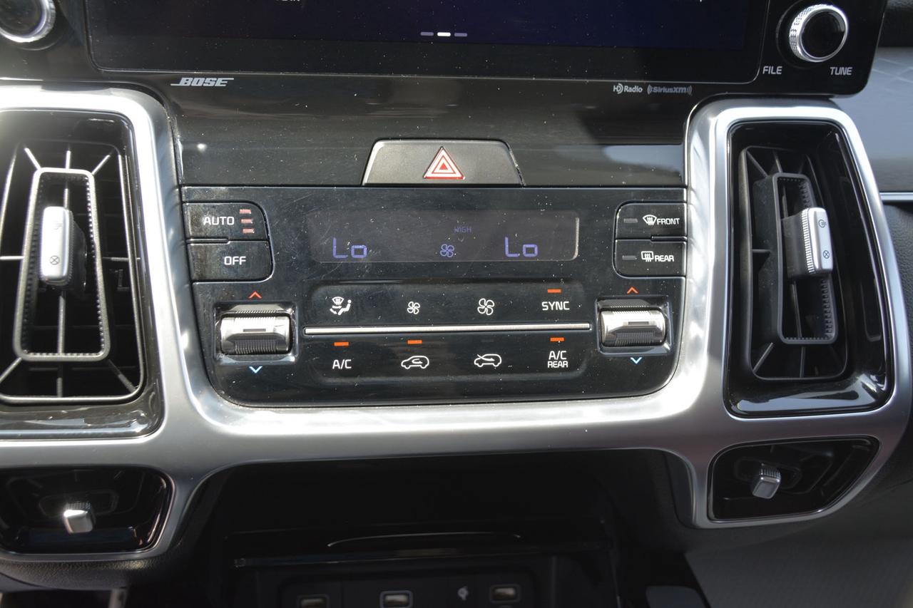 2023 Kia Sorento SX Photo