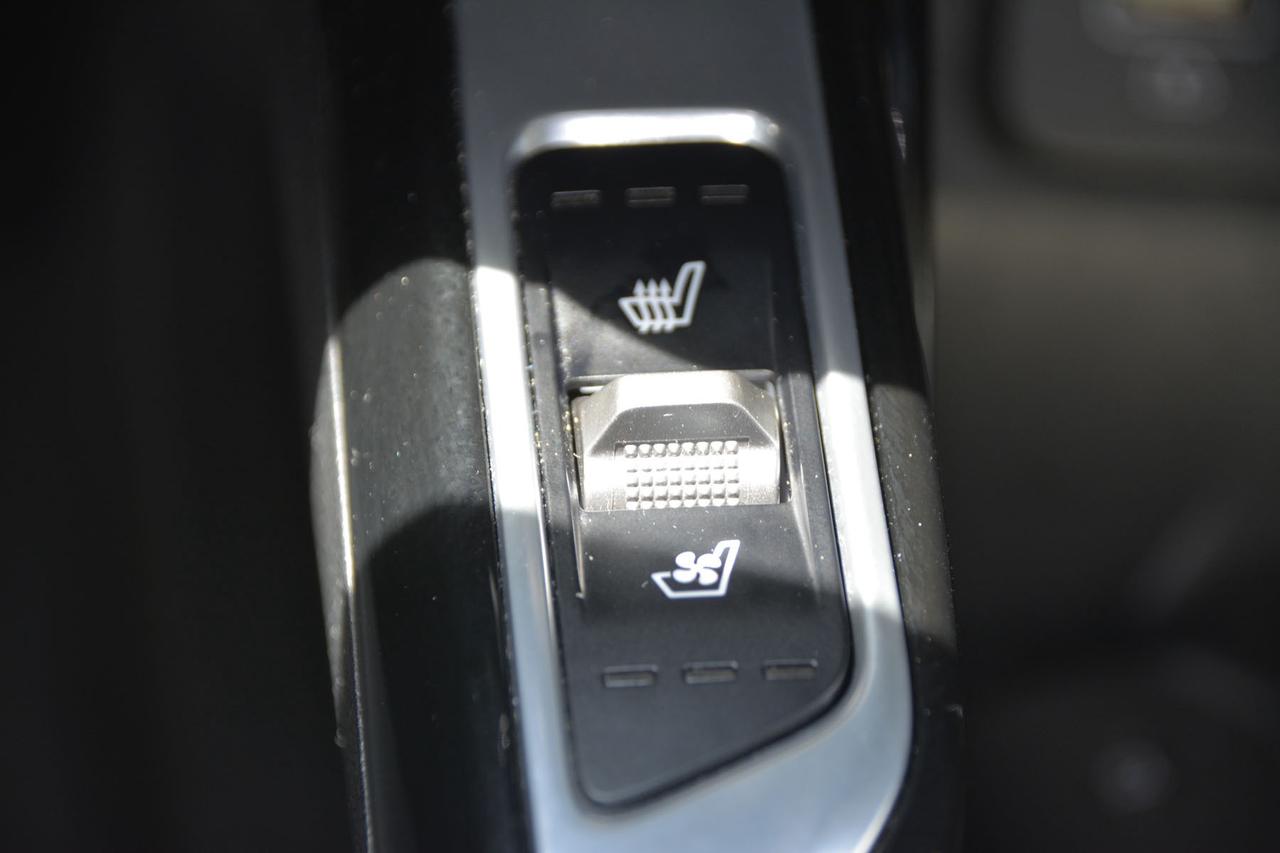 2023 Kia Sorento SX Photo