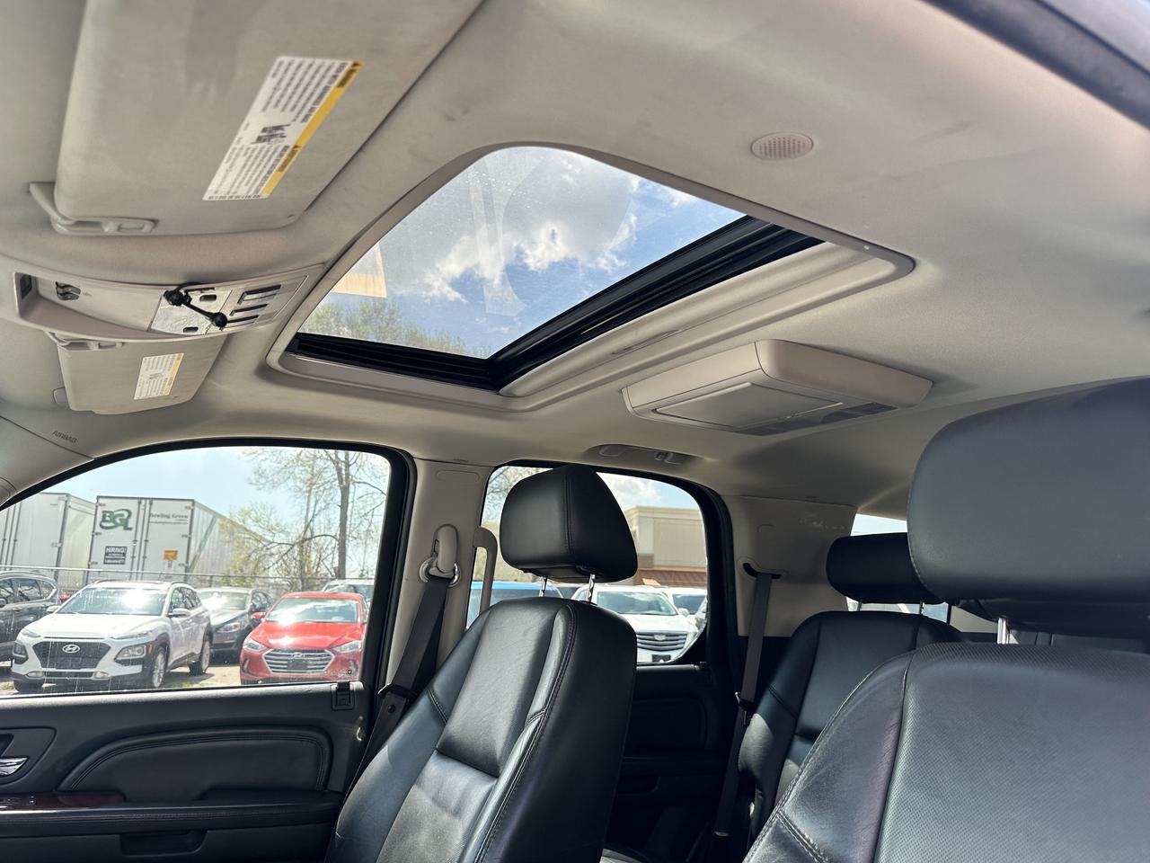2007 Cadillac Escalade AWD ~ 7 PASSENGER ~ DVD ~ RUNS GREAT Photo