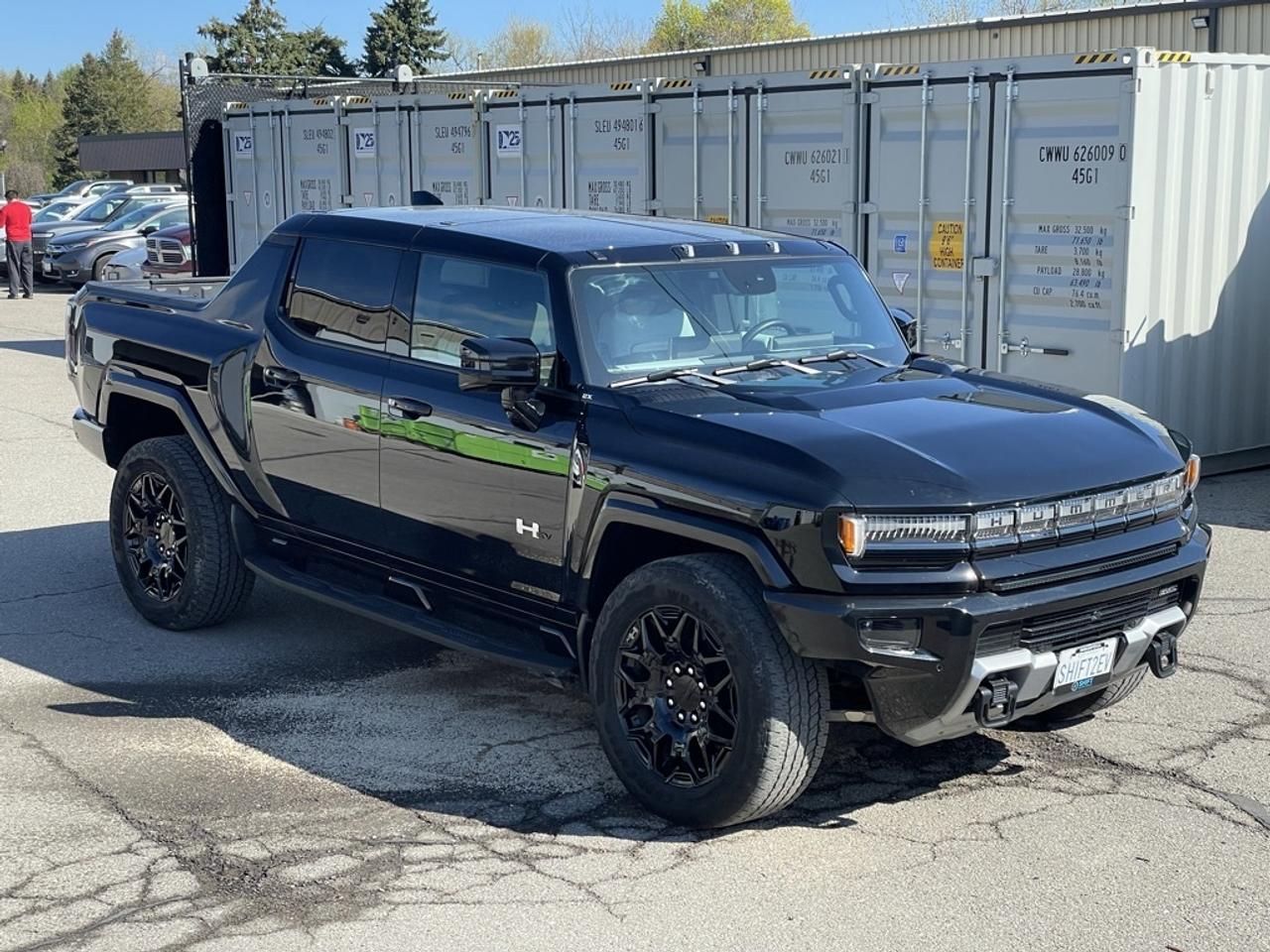 2024 GMC HUMMER EV Pickup e4WD Crew Cab 2X   Clean CARFAX Photo4