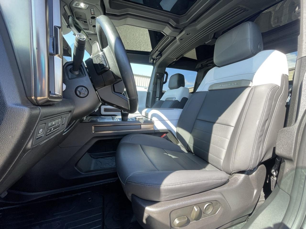 2024 GMC HUMMER EV Pickup e4WD Crew Cab 2X   Clean CARFAX Photo