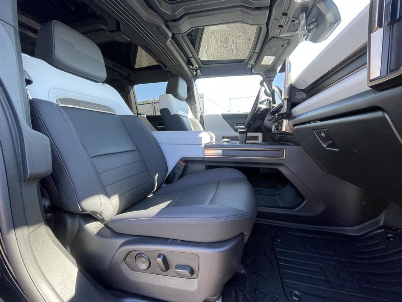 2024 GMC HUMMER EV Pickup e4WD Crew Cab 2X   Clean CARFAX Photo