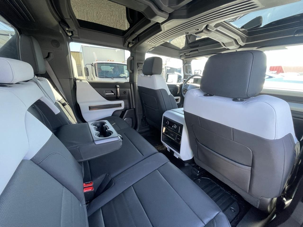 2024 GMC HUMMER EV Pickup e4WD Crew Cab 2X   Clean CARFAX Photo