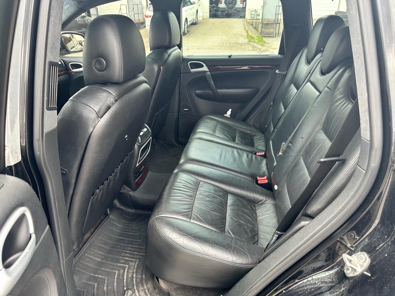 2006 Porsche Cayenne Turbo S ~ V8 twin-turbo ~ 514 hp ~ RUNS GREAT Photo