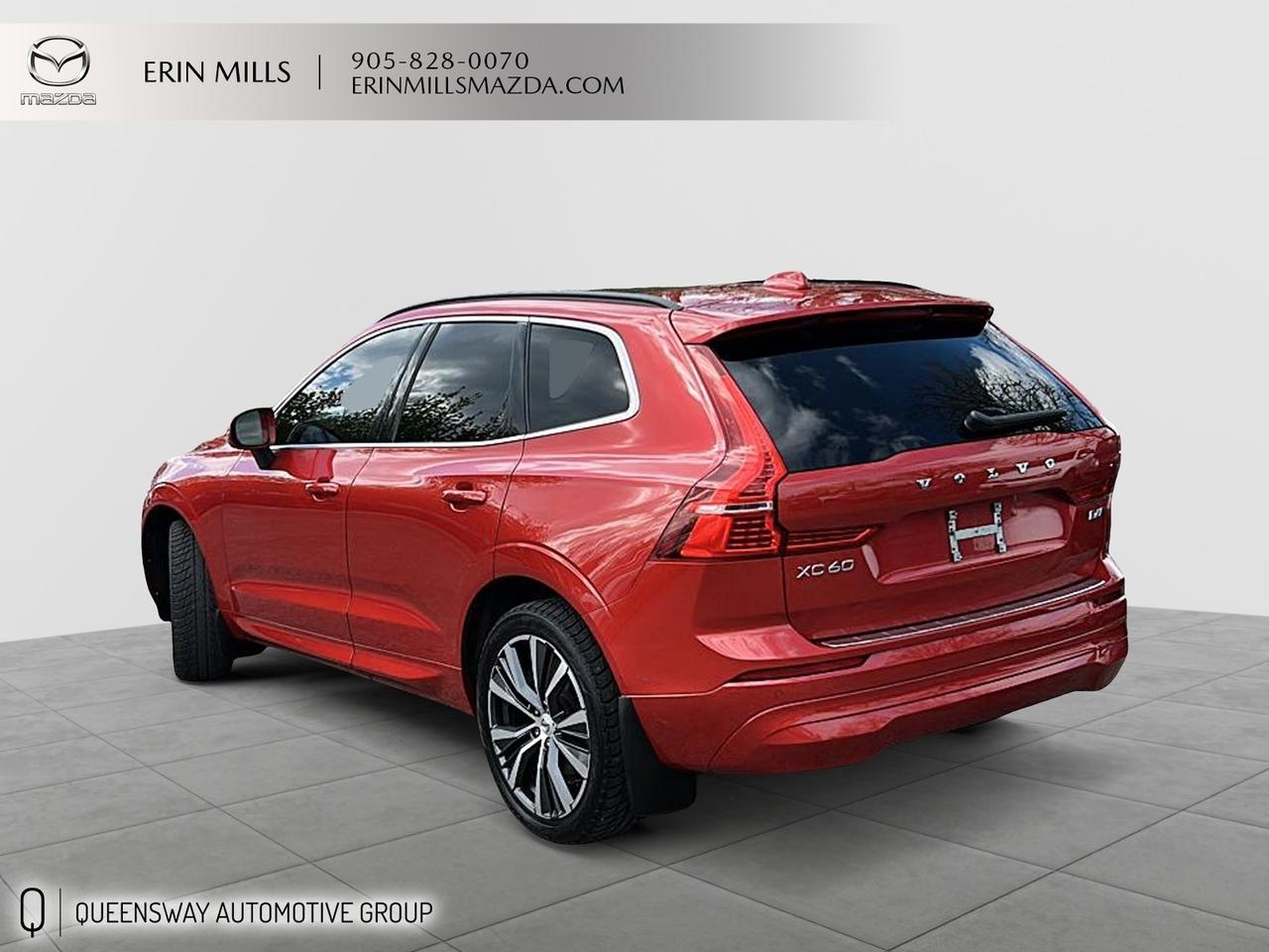 2022 Volvo XC60 B6 Momentum Photo