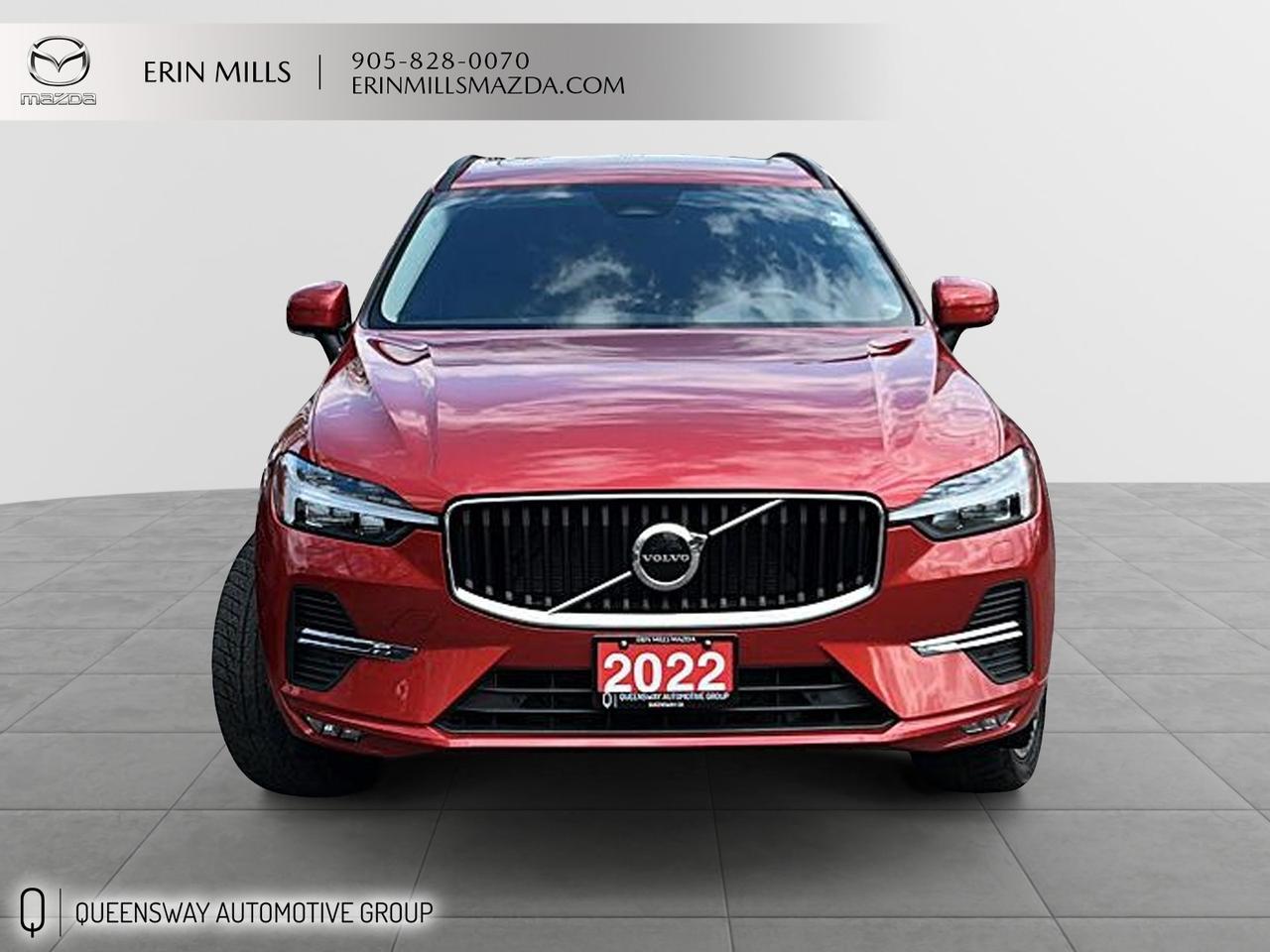 2022 Volvo XC60 B6 Momentum Photo