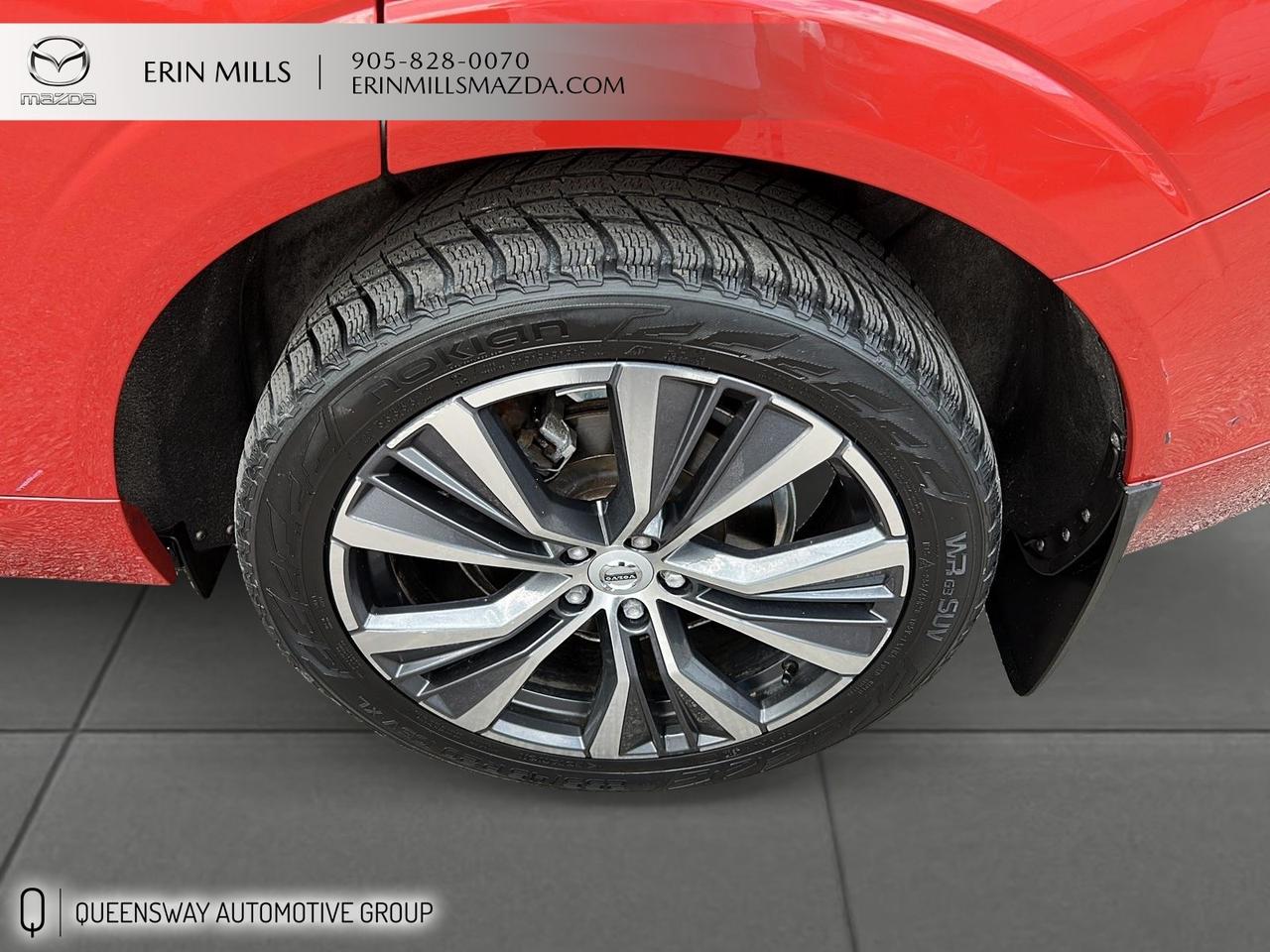 2022 Volvo XC60 B6 Momentum Photo
