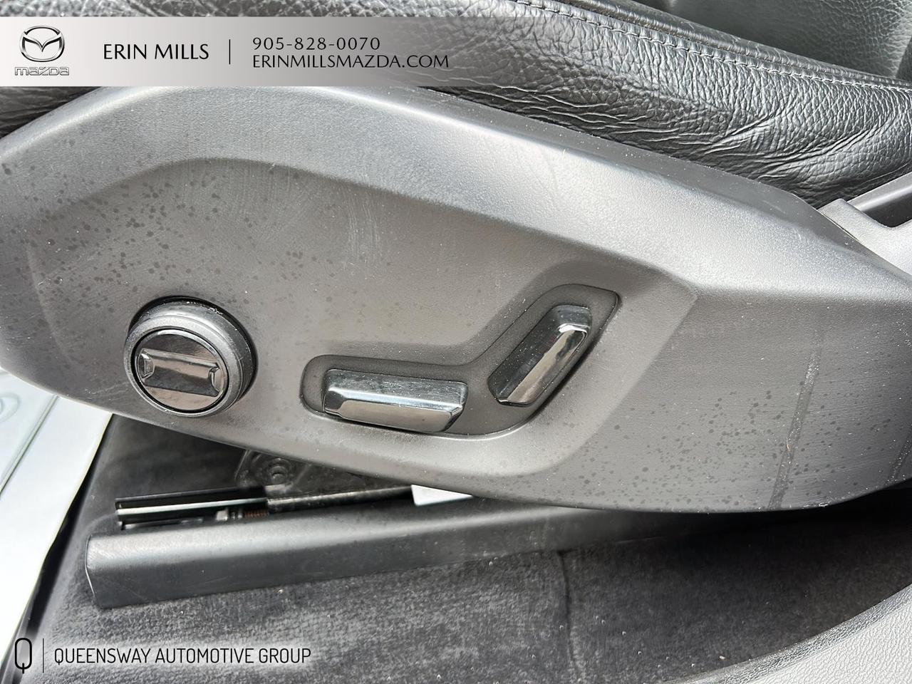 2022 Volvo XC60 B6 Momentum Photo
