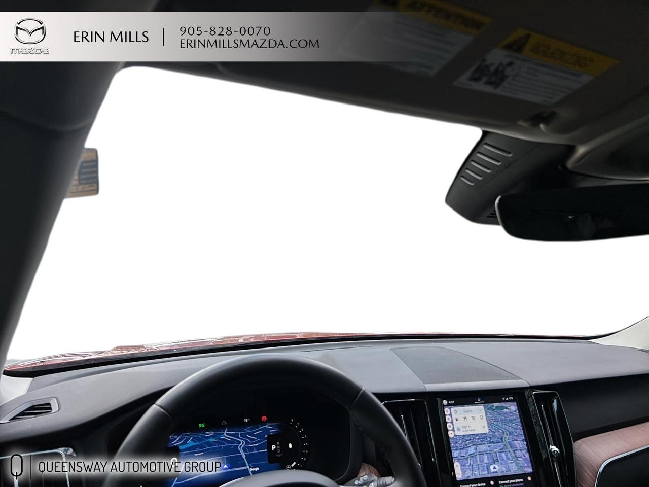 2022 Volvo XC60 B6 Momentum Photo