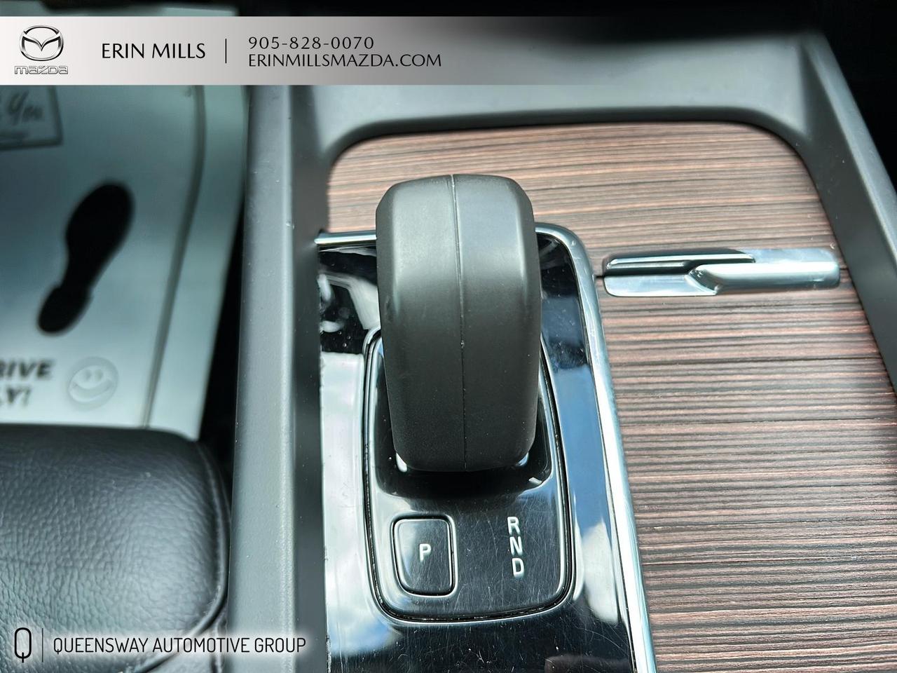 2022 Volvo XC60 B6 Momentum Photo