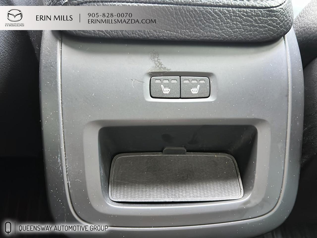2022 Volvo XC60 B6 Momentum Photo