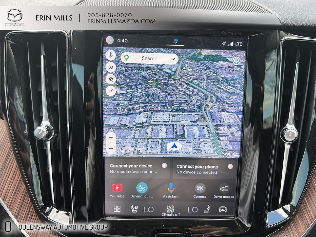 2022 Volvo XC60 B6 Momentum Photo