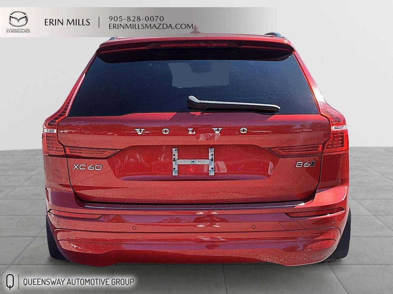 2022 Volvo XC60 B6 Momentum AWD// CLEAN CARFAX // NO ACCIDENT Photo