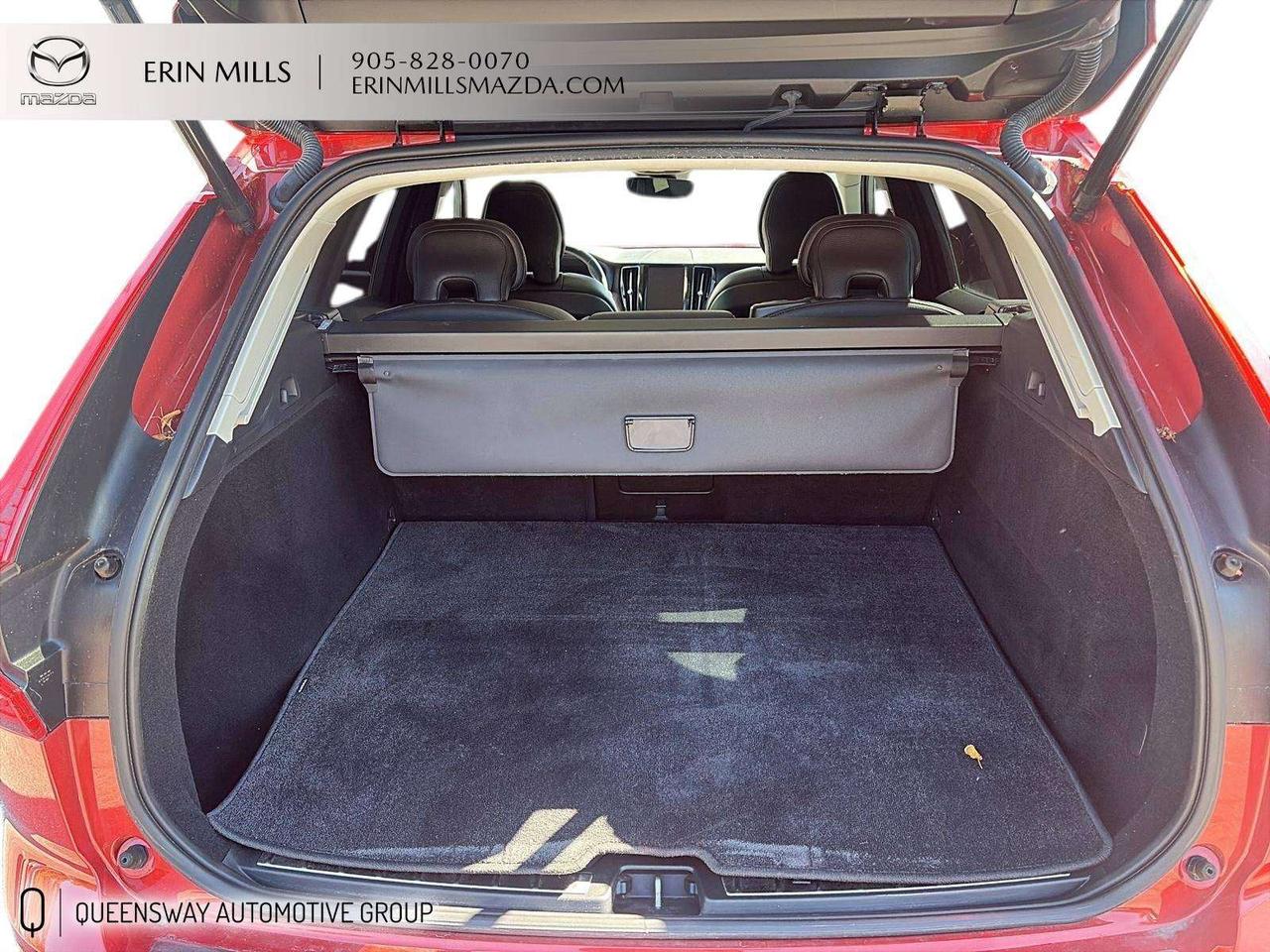 2022 Volvo XC60 B6 Momentum AWD// CLEAN CARFAX // NO ACCIDENT Photo