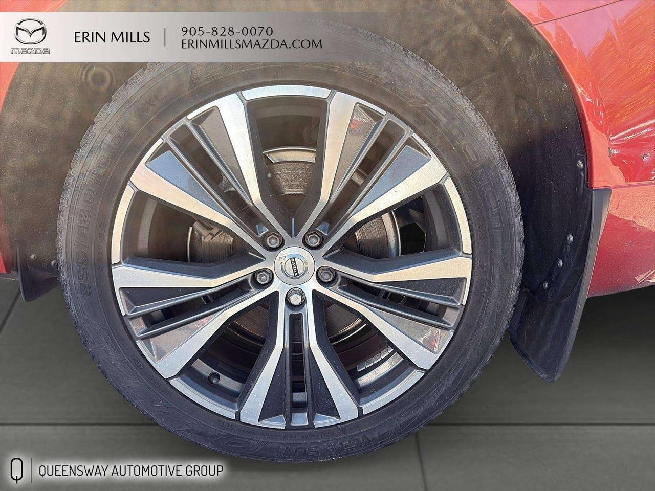 2022 Volvo XC60 B6 Momentum AWD// CLEAN CARFAX // NO ACCIDENT Photo