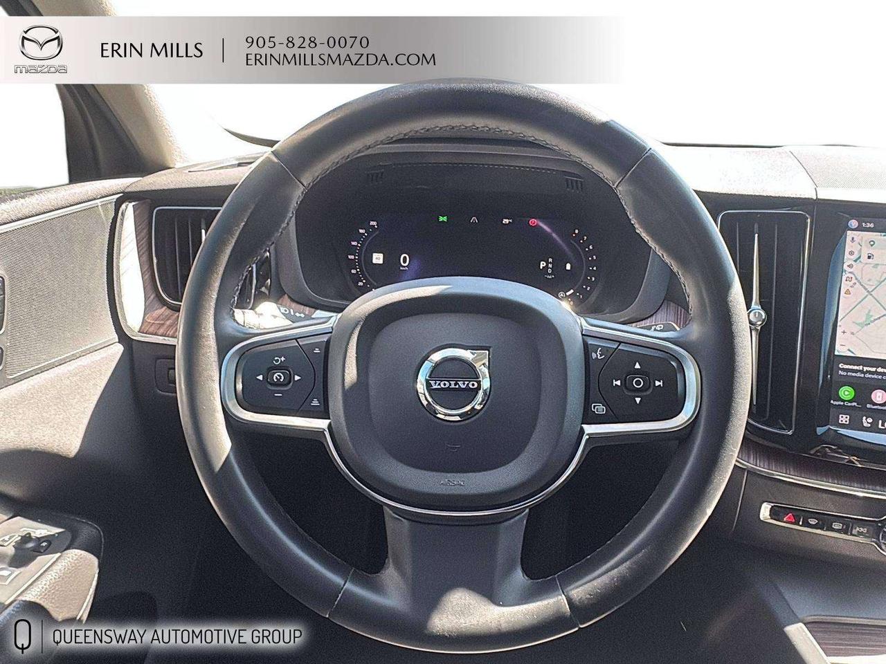 2022 Volvo XC60 B6 Momentum AWD// CLEAN CARFAX // NO ACCIDENT Photo