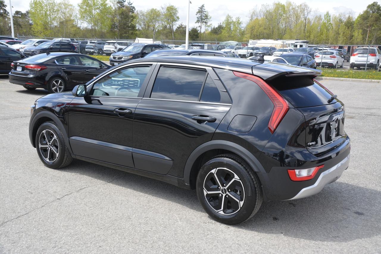 2025 Kia Niro Plug-In Hybrid LX Photo