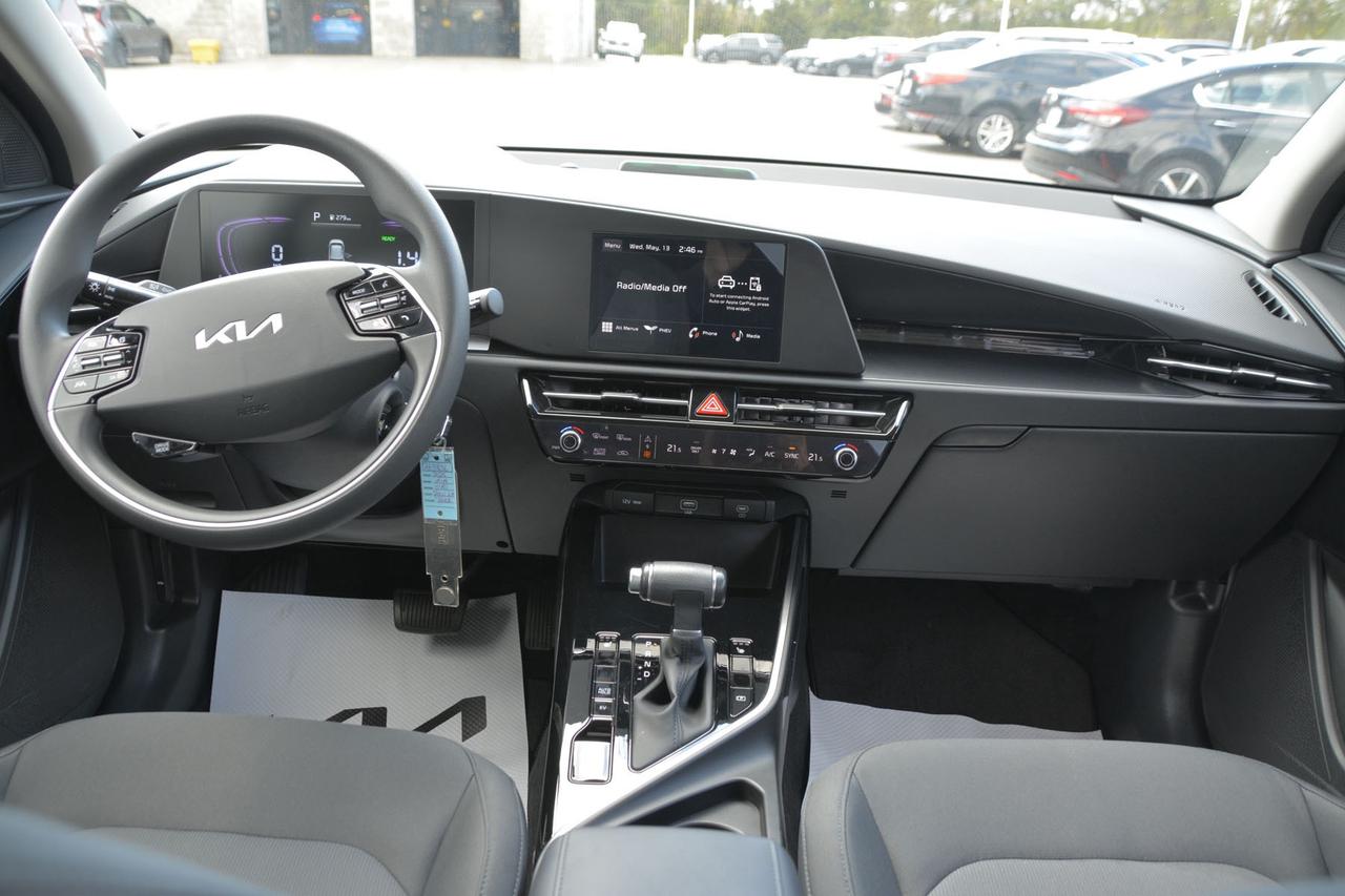 2025 Kia Niro Plug-In Hybrid LX Photo
