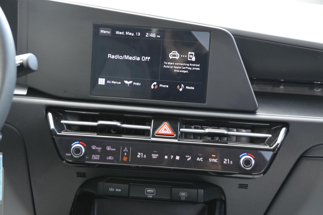 2025 Kia Niro Plug-In Hybrid LX Photo
