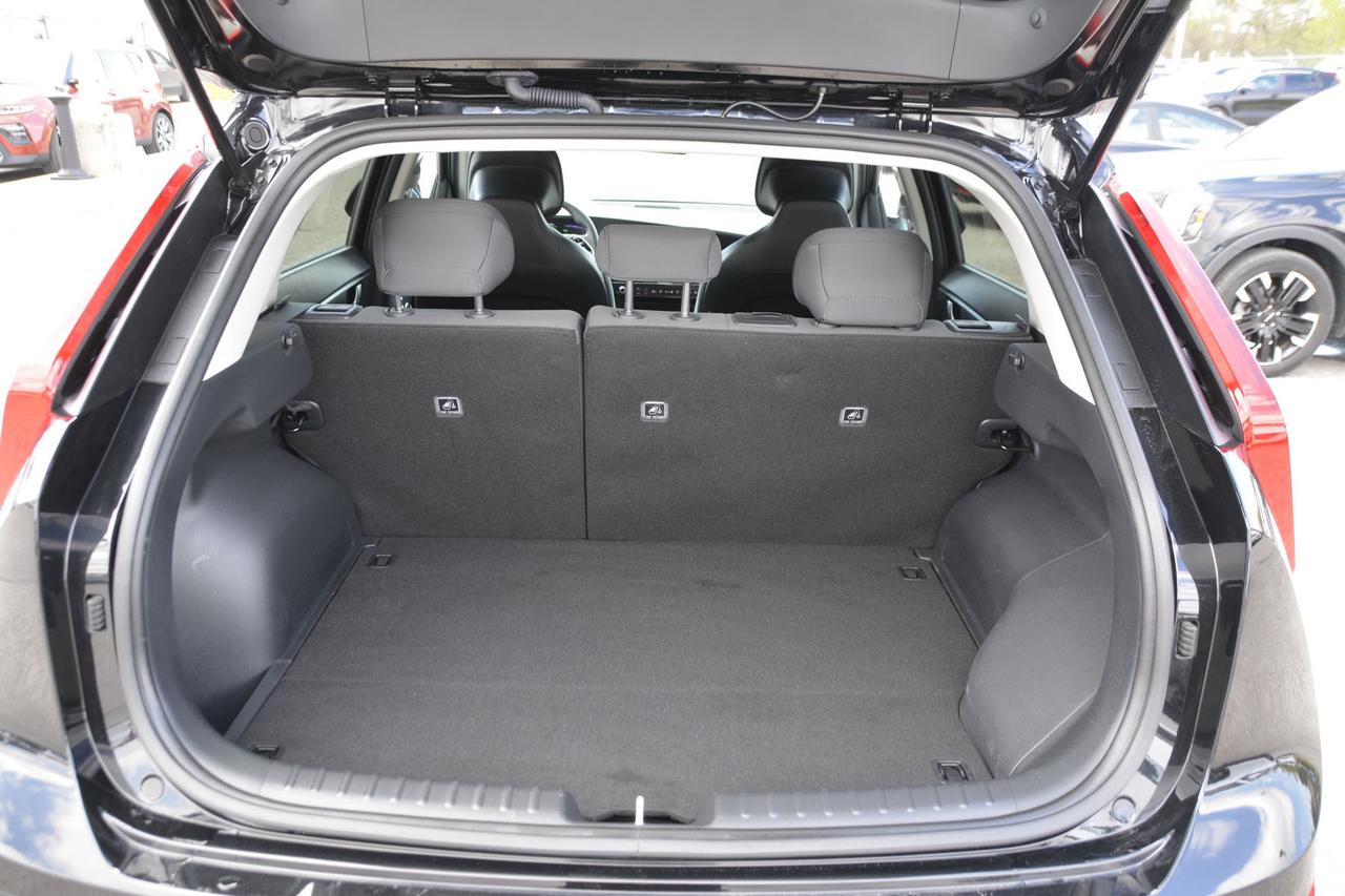 2025 Kia Niro Plug-In Hybrid LX Photo