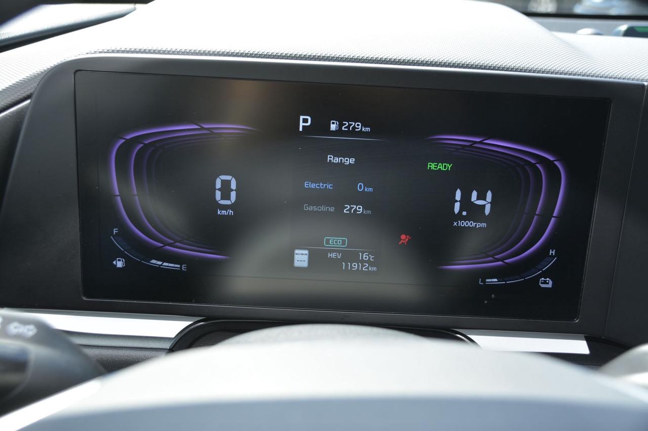2025 Kia Niro Plug-In Hybrid LX Photo