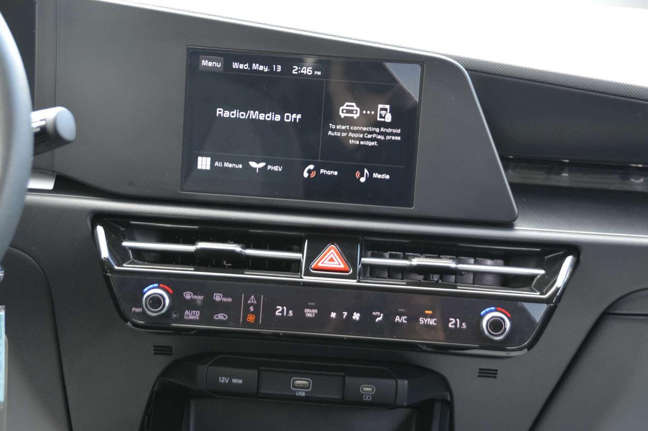 2025 Kia NIRO LX Photo