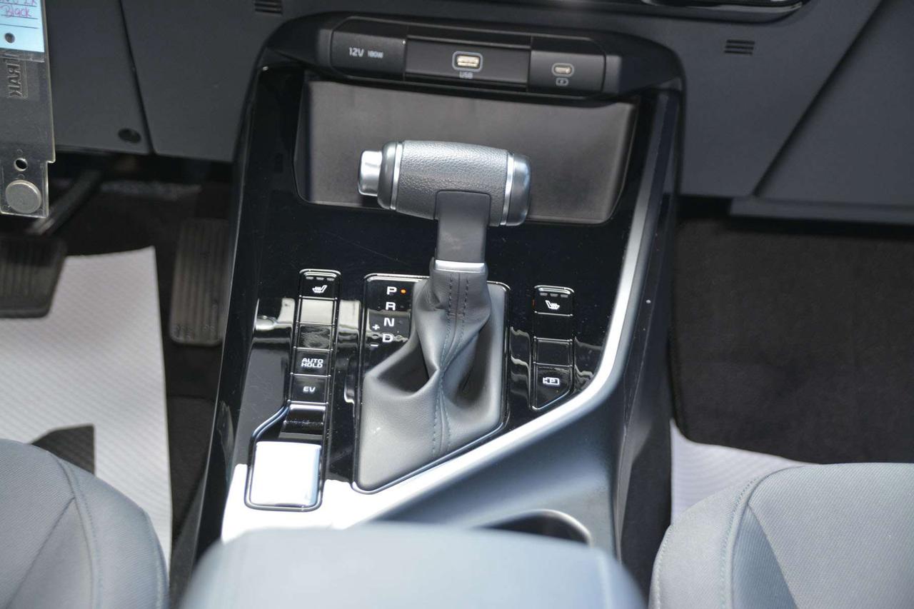 2025 Kia NIRO LX Photo
