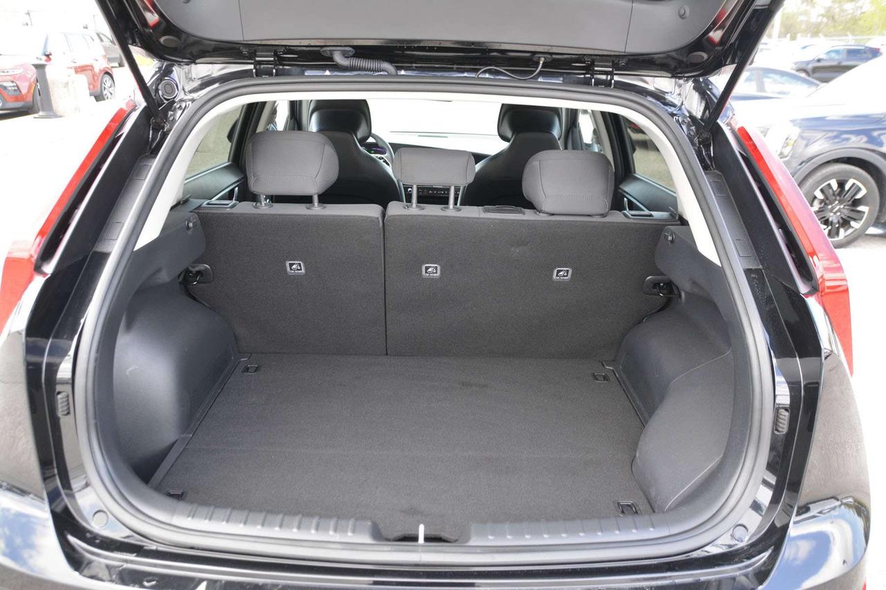 2025 Kia NIRO LX Photo