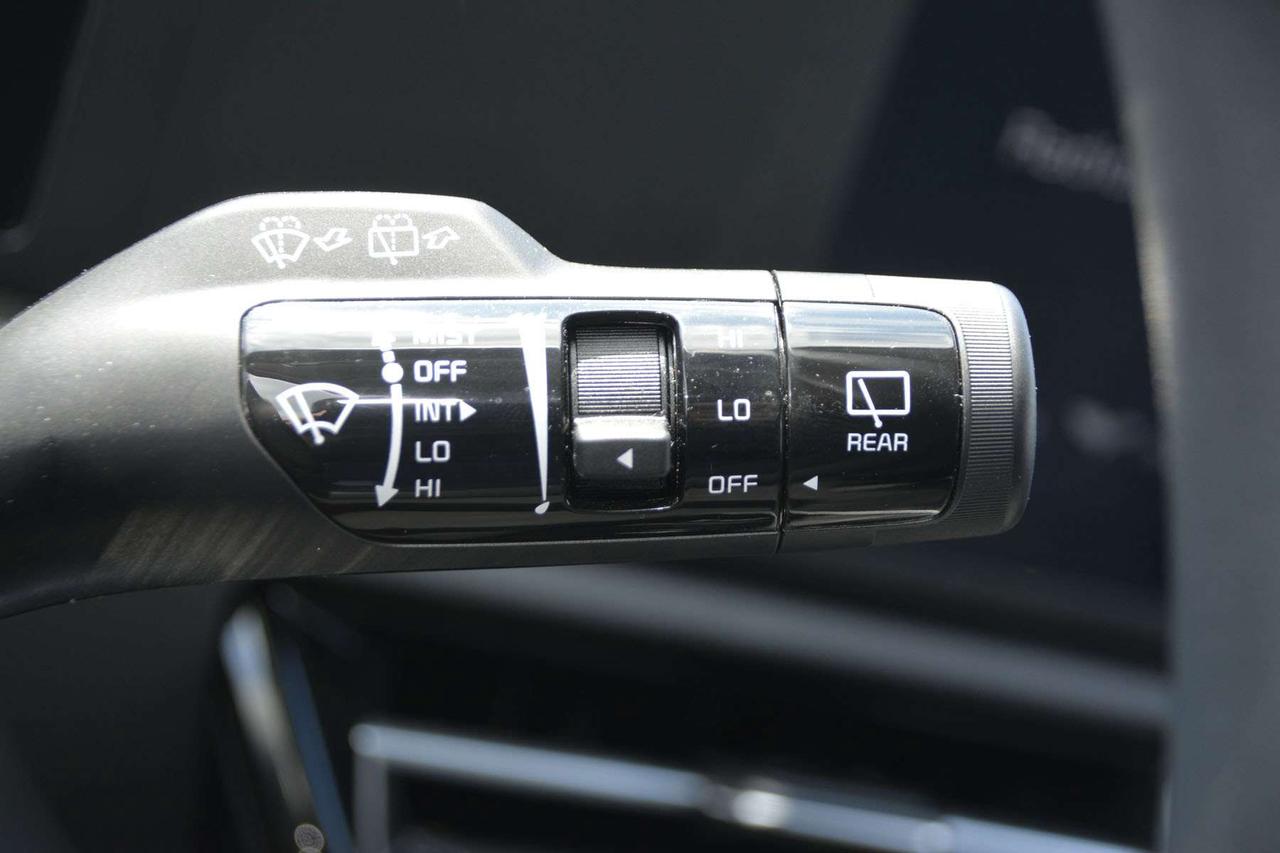 2025 Kia NIRO LX Photo
