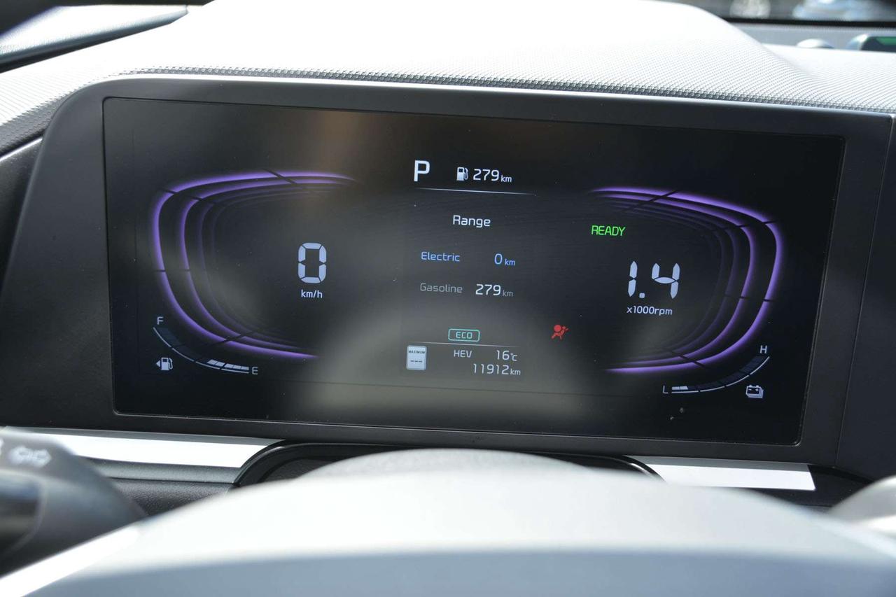 2025 Kia NIRO LX Photo