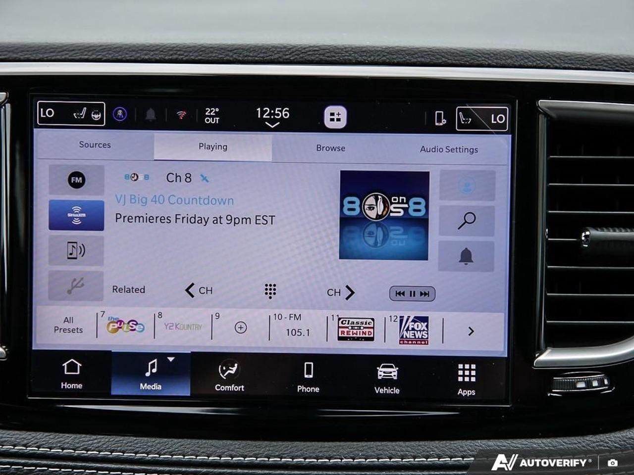 2027 Chrysler Pacifica Select Front-Wheel Drive Passenger Van Photo