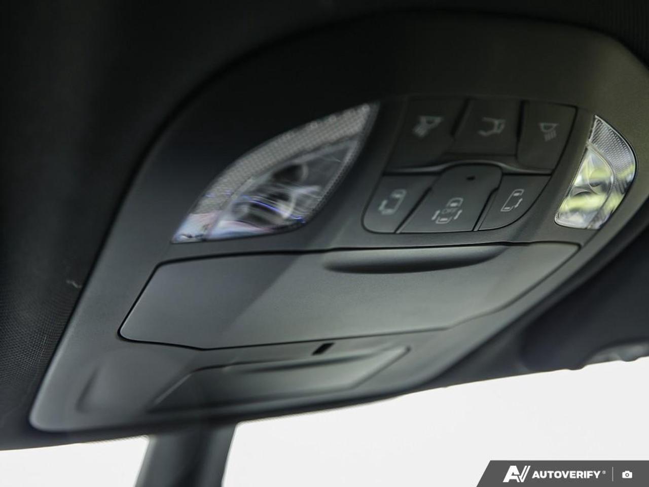 2027 Chrysler Pacifica Select Front-Wheel Drive Passenger Van Photo