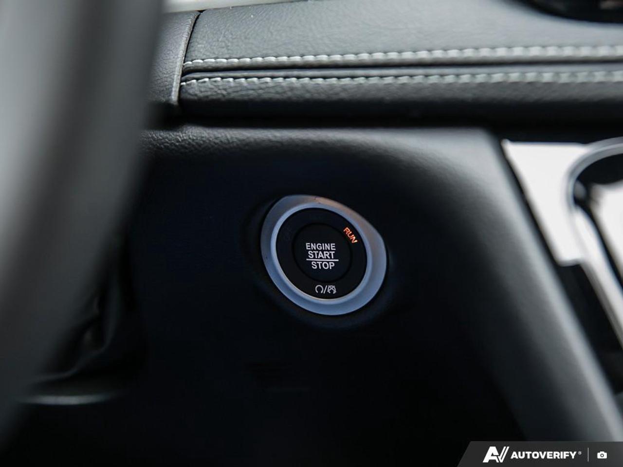 2027 Chrysler Pacifica Select Front-Wheel Drive Passenger Van Photo