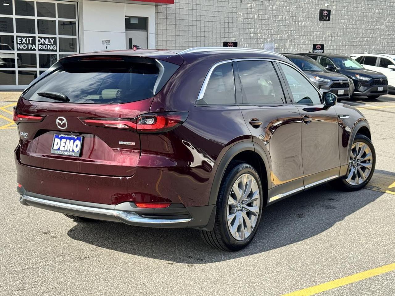 2025 Mazda CX-90 MHEV GT-P AWD/ CORPORATE USED DEMO/ LEASING AVAILABLE Photo