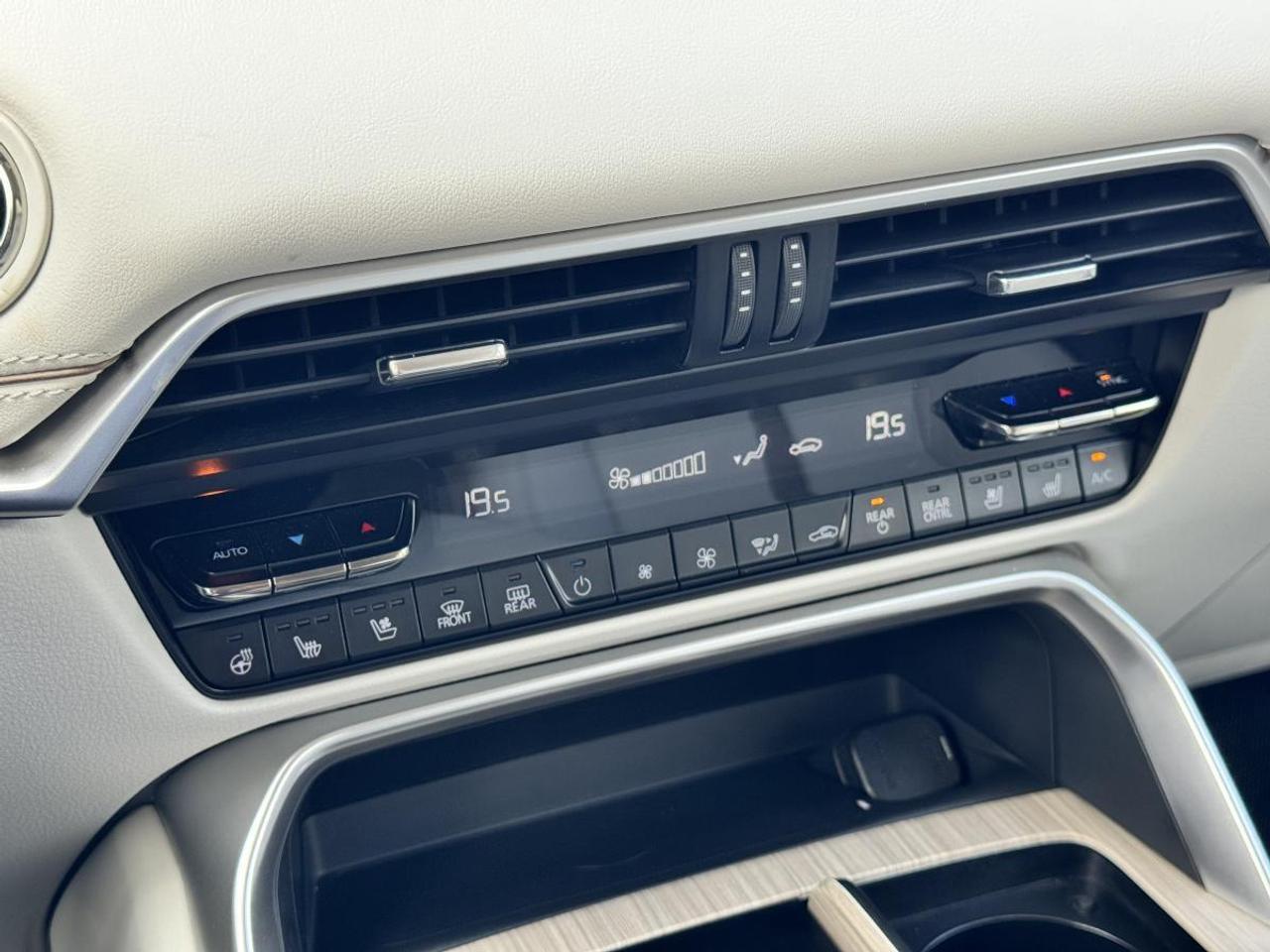 2025 Mazda CX-90 MHEV GT-P AWD/ CORPORATE USED DEMO/ LEASING AVAILABLE Photo