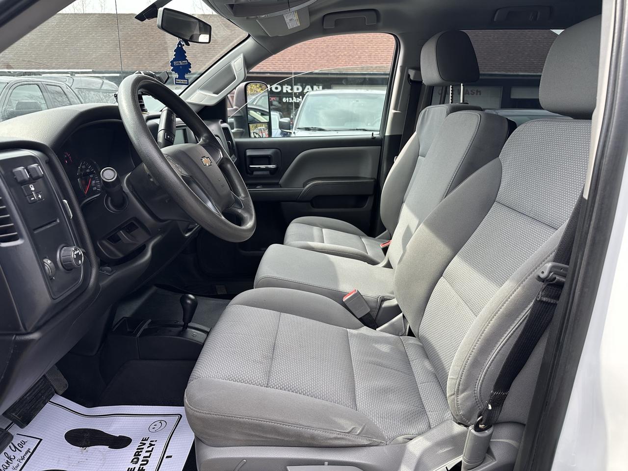 2018 Chevrolet Silverado 1500 5.3L V8  CREWCAB 4X4**NEW SHOCKS ALL AROUND** Photo