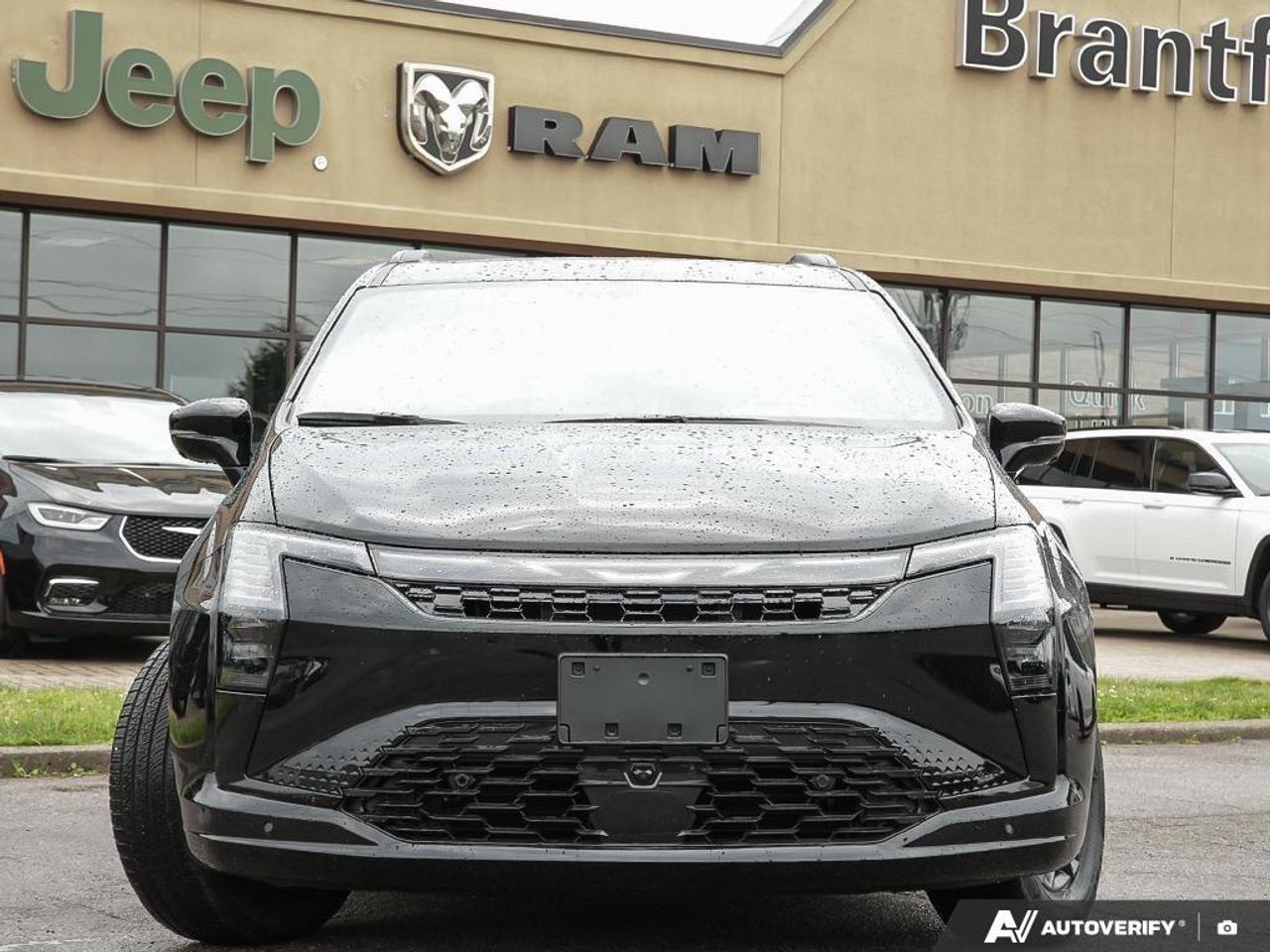 2027 Chrysler Pacifica Select Front-Wheel Drive Passenger Van Photo