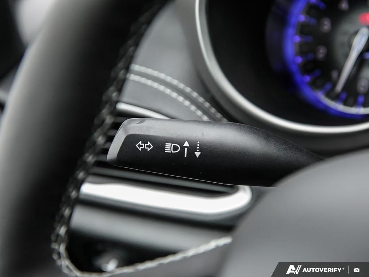 2027 Chrysler Pacifica Select Front-Wheel Drive Passenger Van Photo
