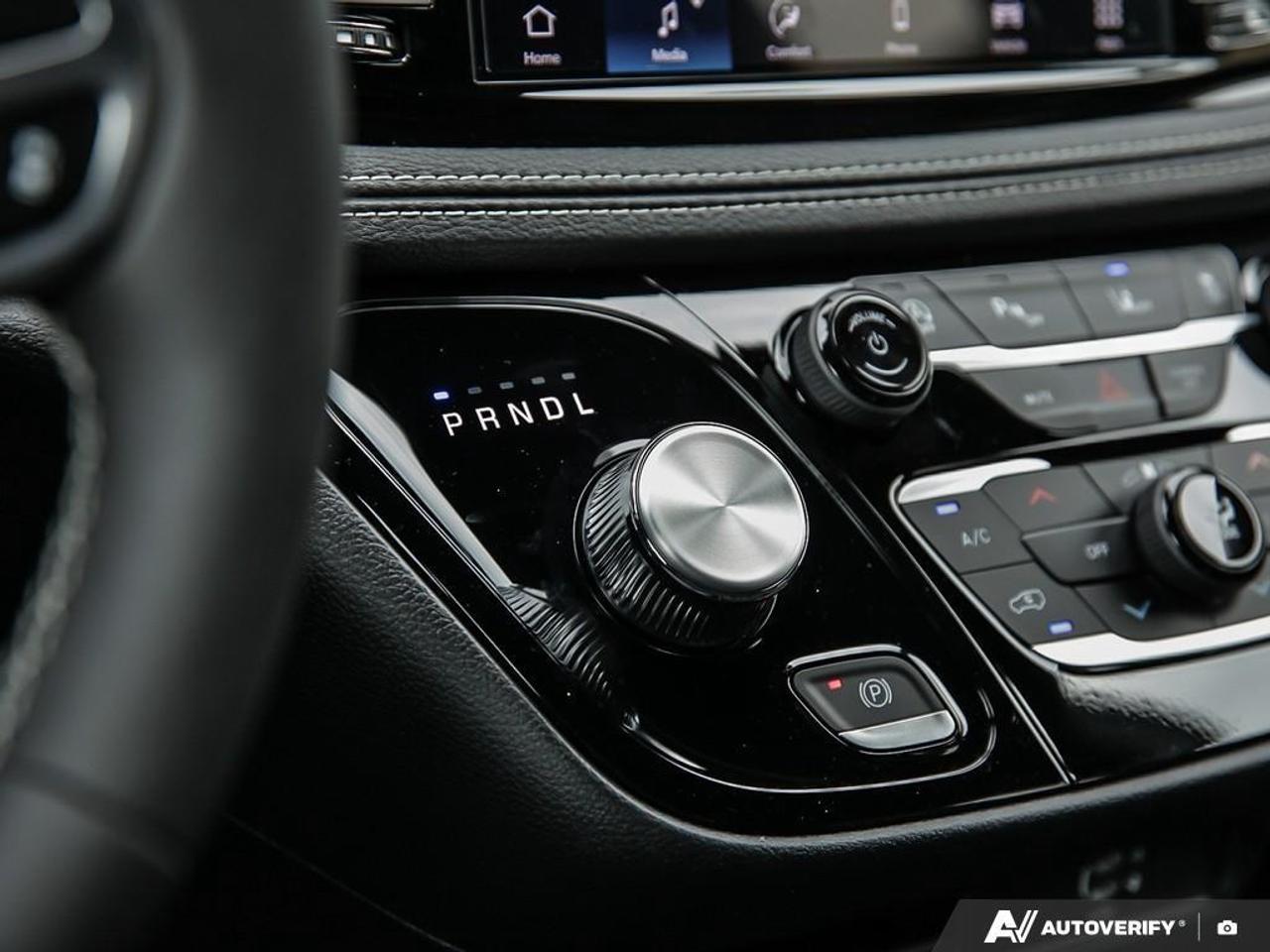 2027 Chrysler Pacifica Select Front-Wheel Drive Passenger Van Photo