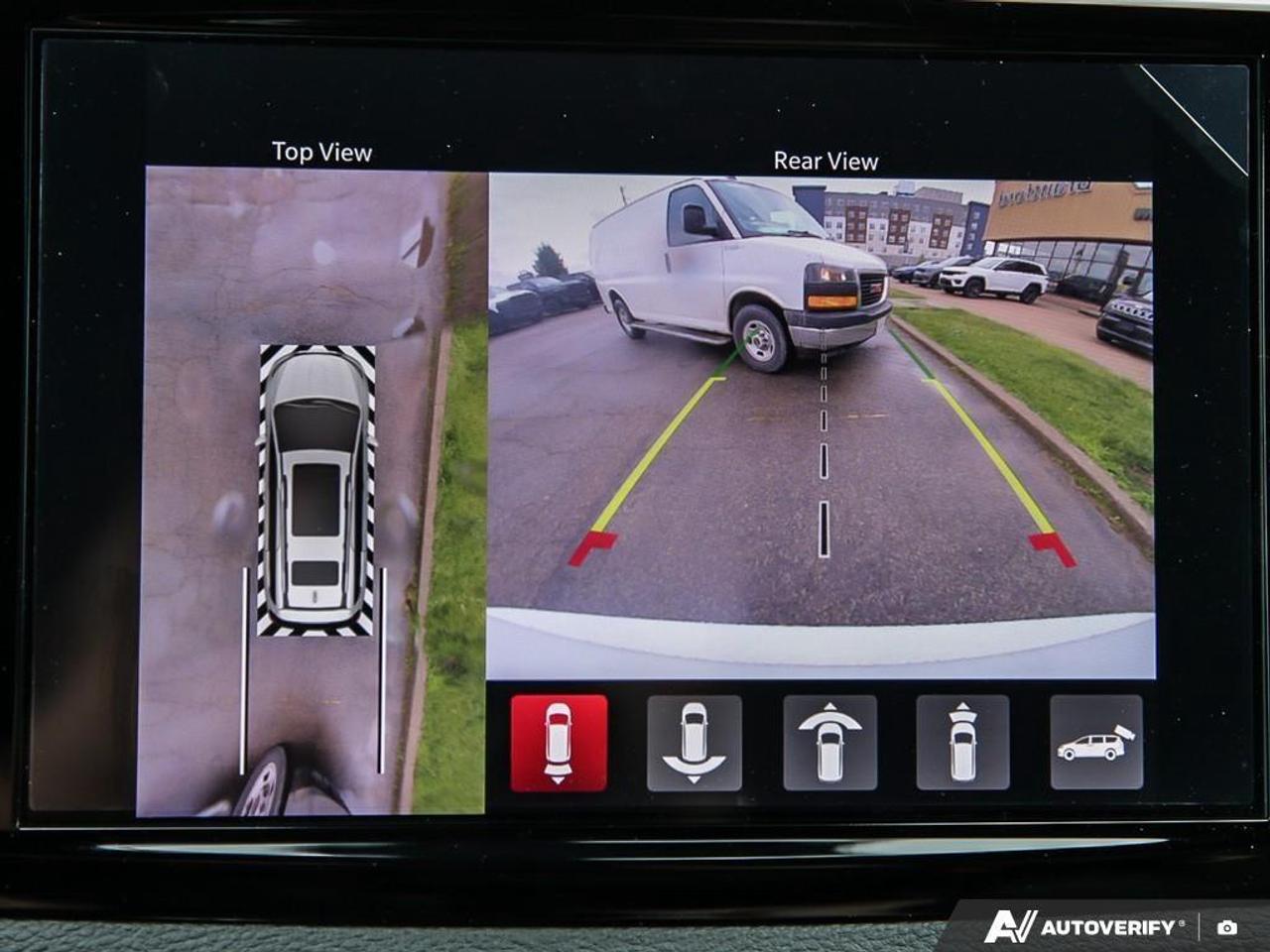 2027 Chrysler Pacifica Select Front-Wheel Drive Passenger Van Photo