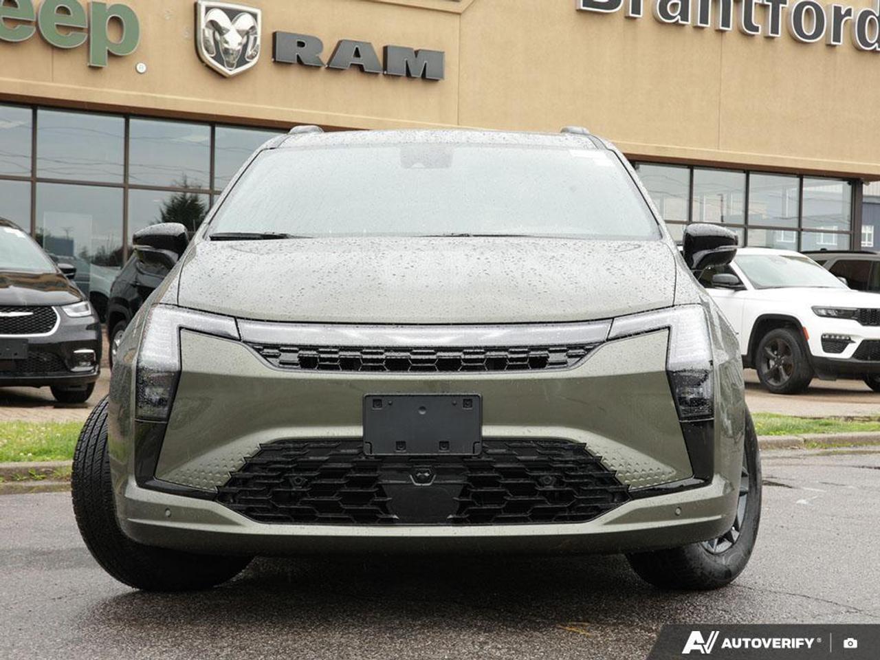 2027 Chrysler Pacifica Select Front-Wheel Drive Passenger Van Photo
